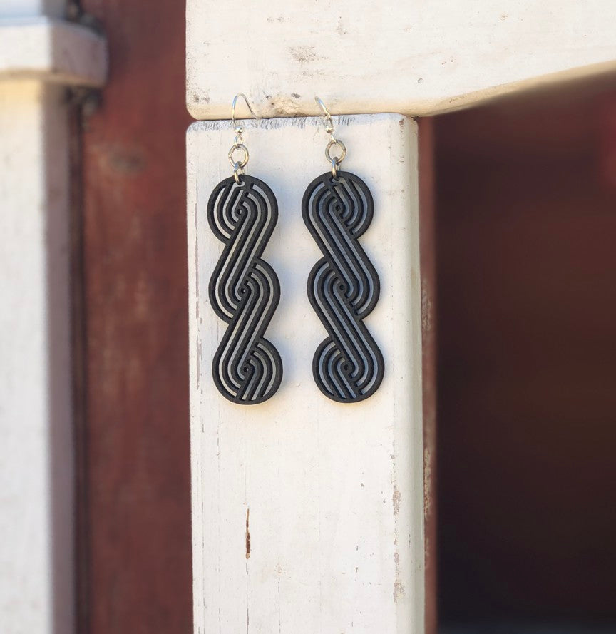 Interposed Circular Vine Earrings #1613