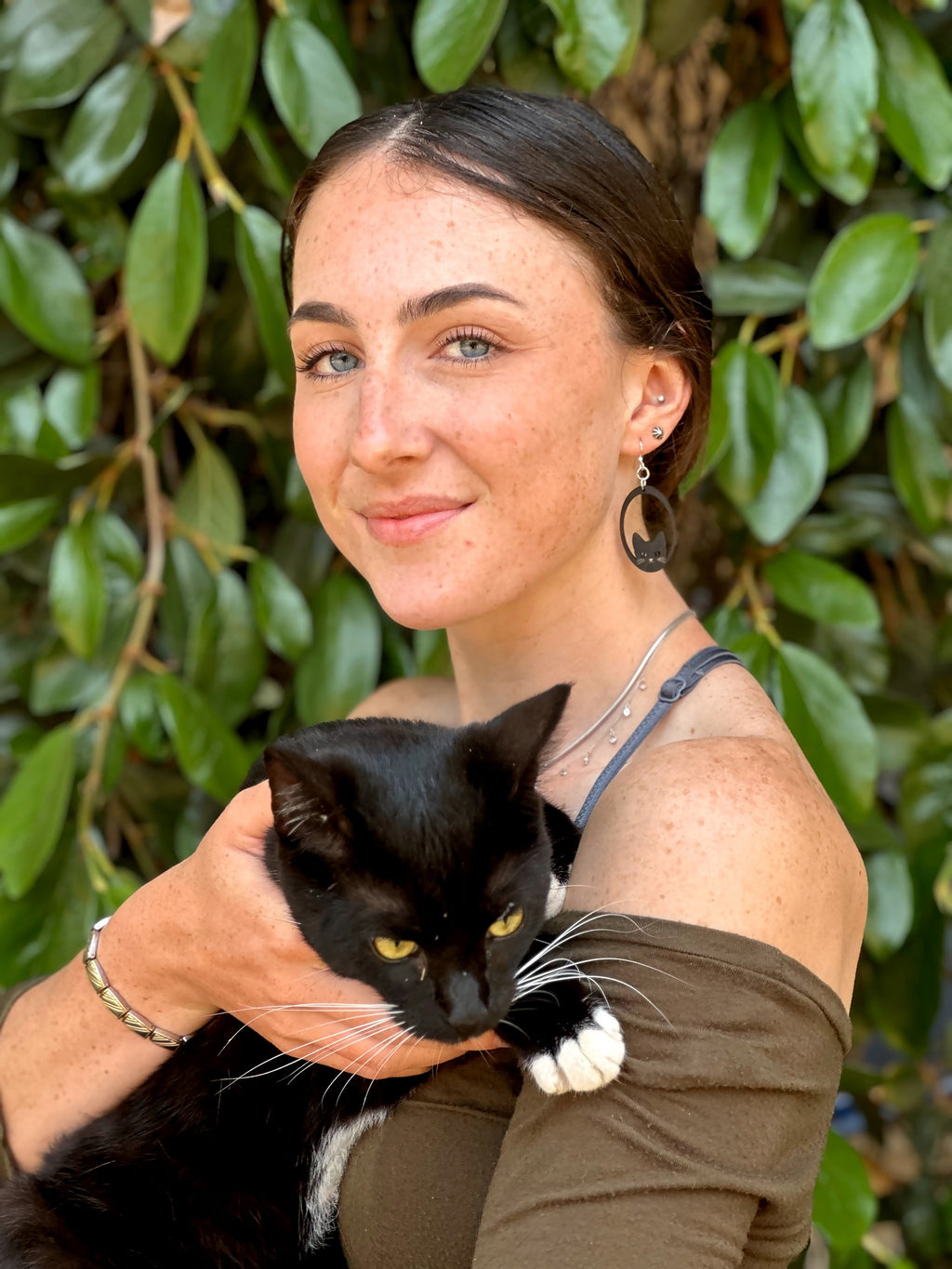 Sneaky Cat Earrings #1808​