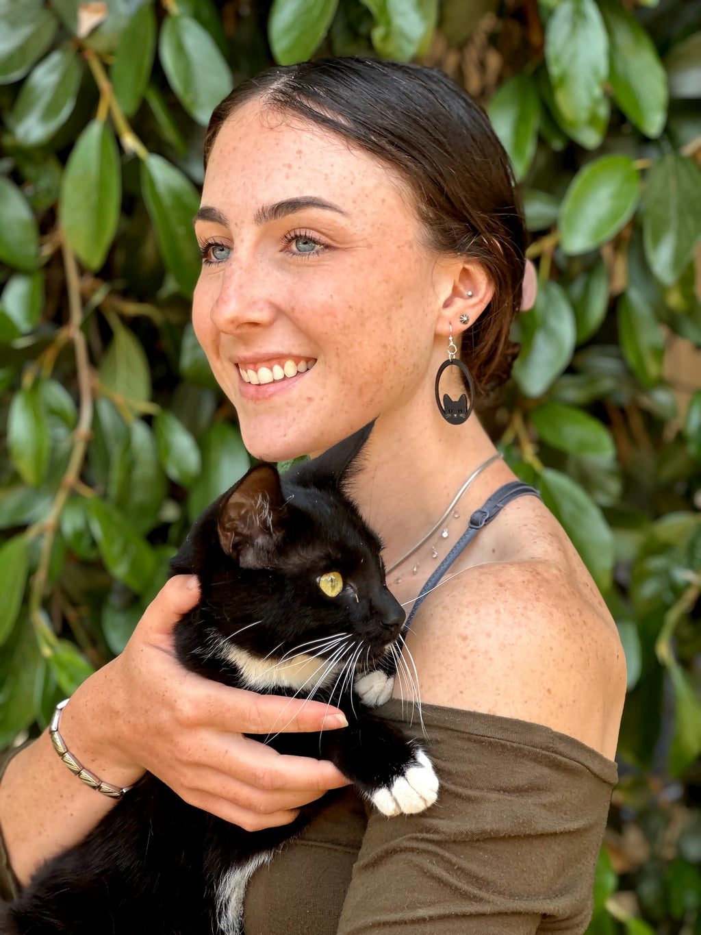 Sneaky Cat Earrings #1808​