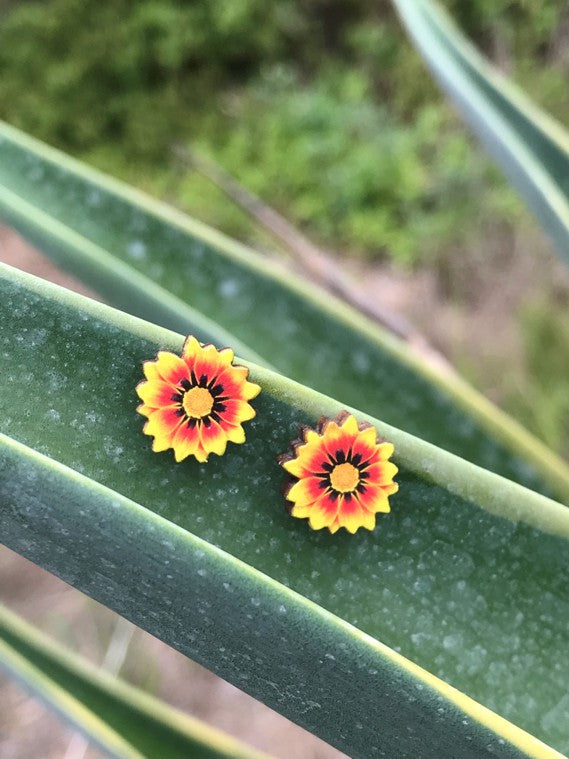 Fire Wheel Flower Studs #3023