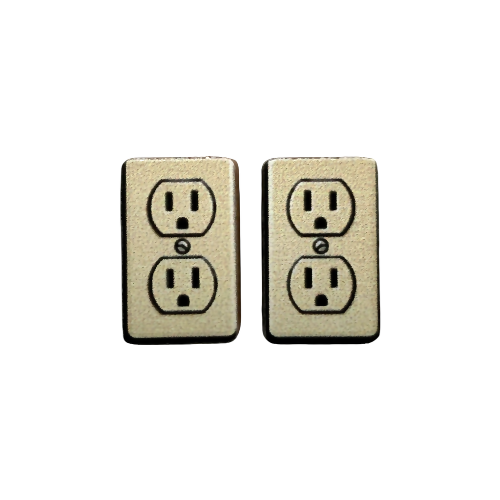 Outlet stud earrings