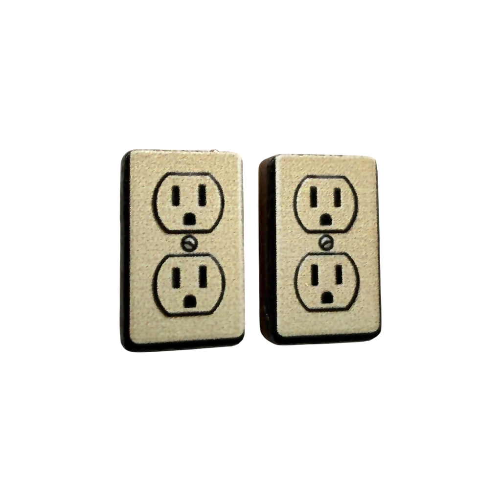 Outlet stud earrings