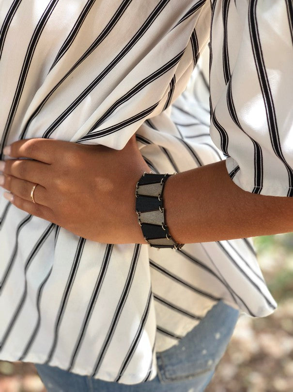 Pyramid Bracelet 7503B