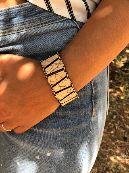 Pyramid Modern Bracelet 7510A