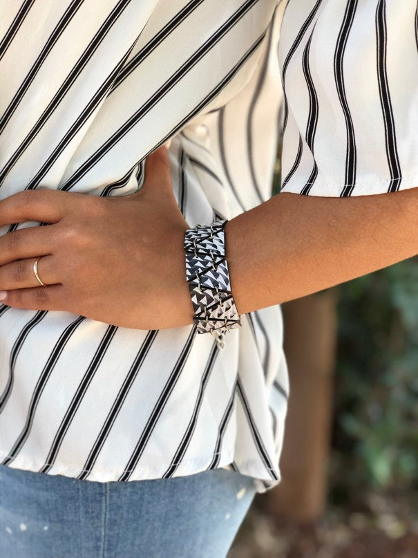 Black and White Abstract Bracelet #7528A