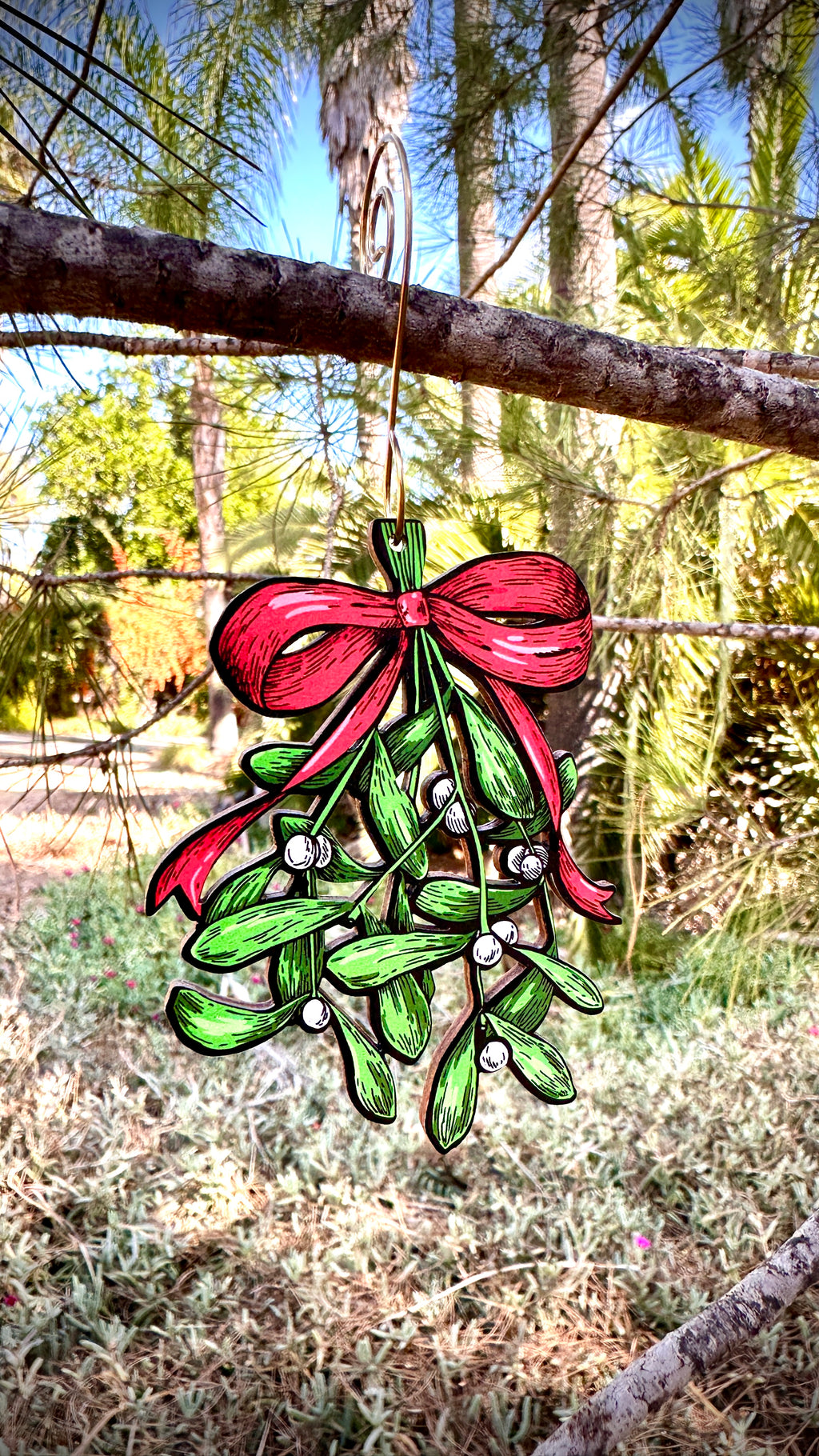 Mistletoe Ornament #9899