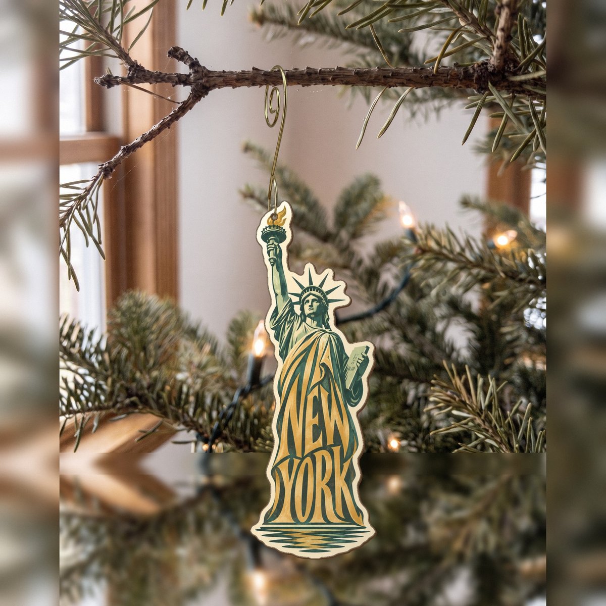 She's Choosing New York Ornament | Typographic Illustration | S116-O