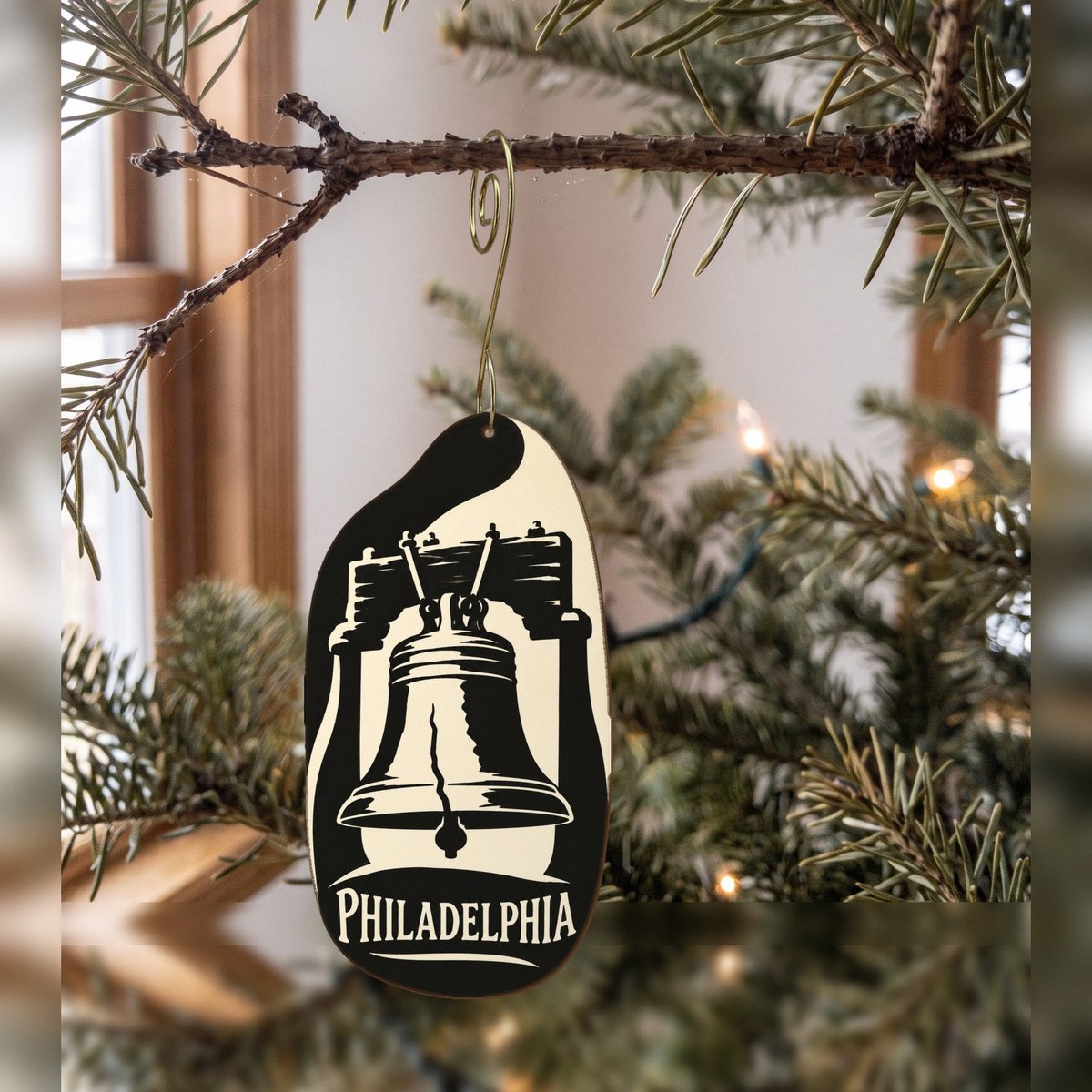 She's Choosing Philadelphia Ornament | Notan | S248-O