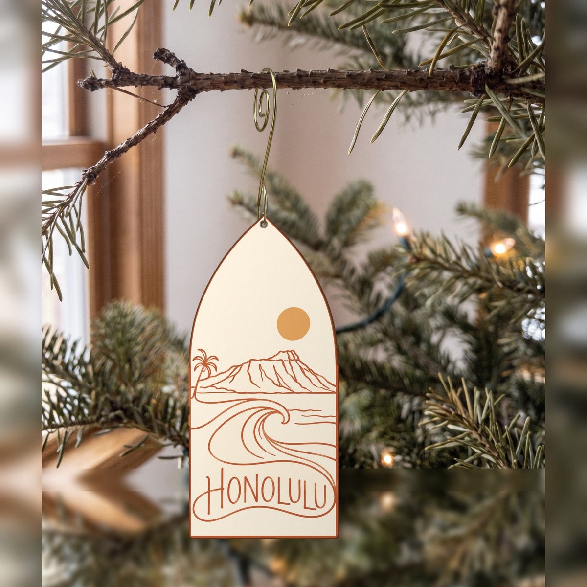 She's Choosing Honolulu Ornament | Continuous-Line Drawing | S462-O